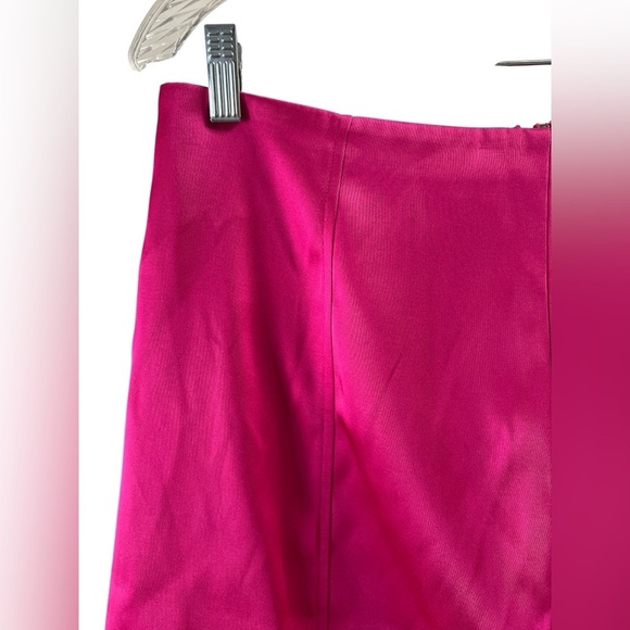 H&M pink mini satin skirt with built in shorts - Picture 5 of 9